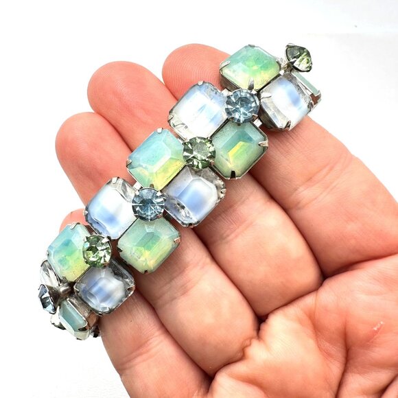 Vintage Kramer New York Blue Green Glass Rhinestone Silver Tone Bracelet 7 Inch - Picture 5 of 6